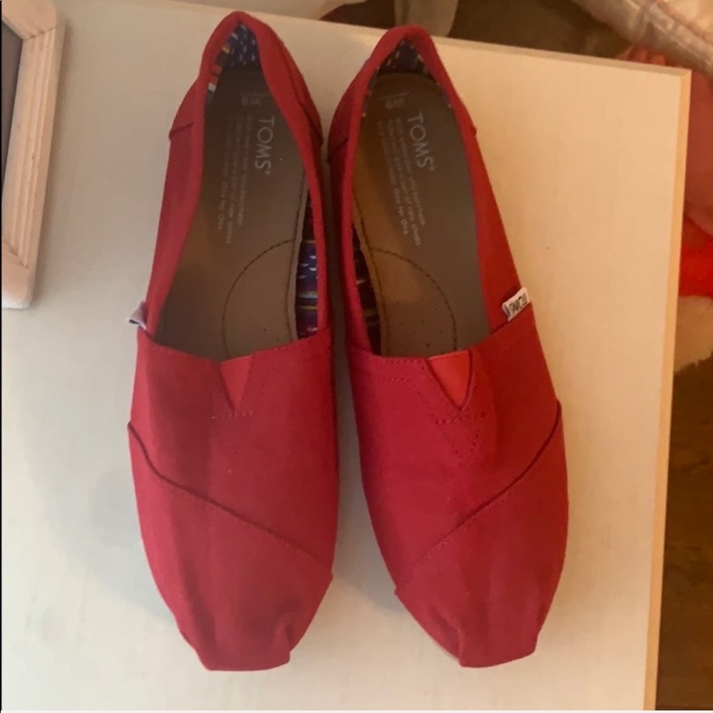 RED TOMS